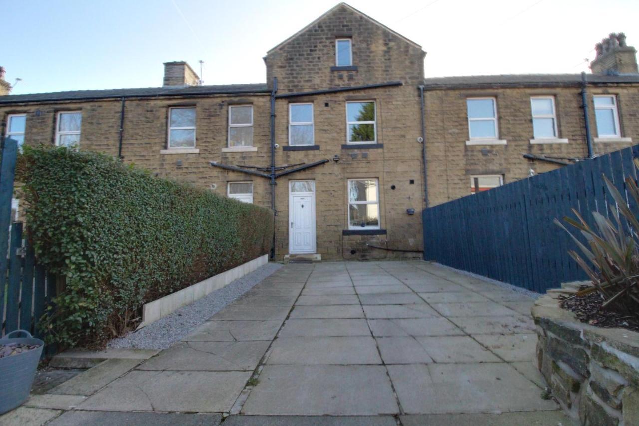 Holiday home Spacious 4 Double Bedroom House In With Parking *