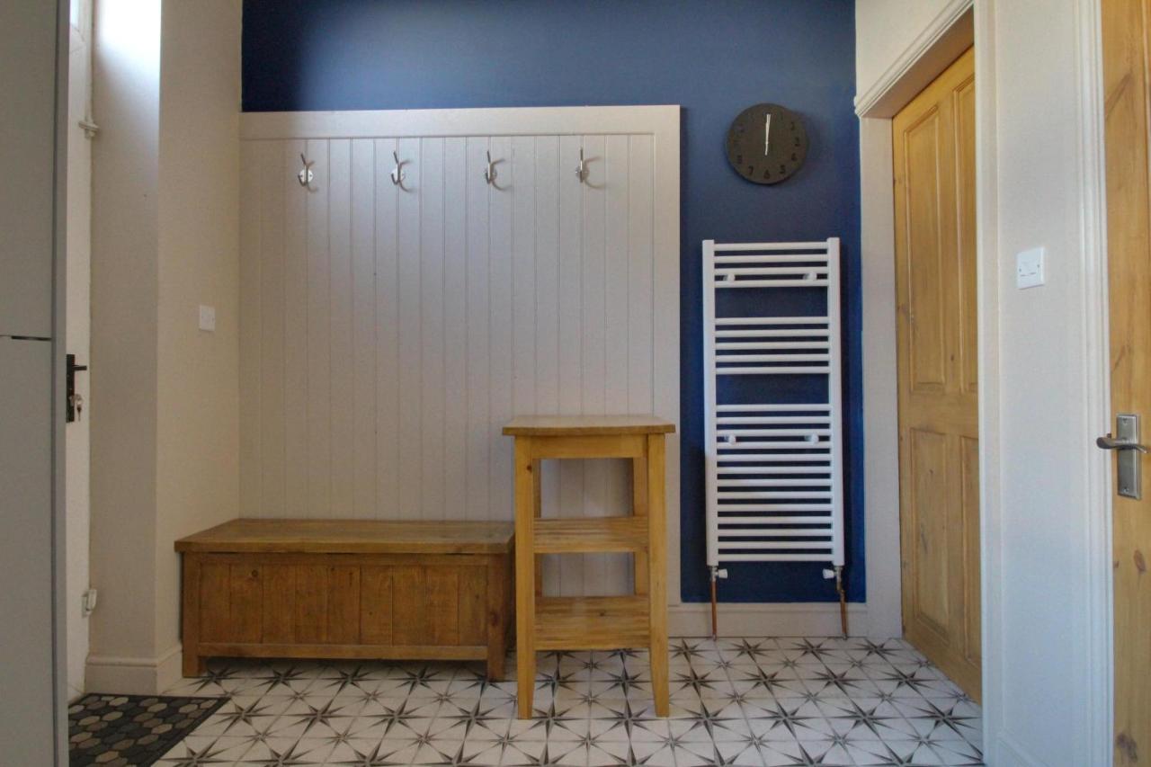 Holiday home Spacious 4 Double Bedroom House In With Parking *