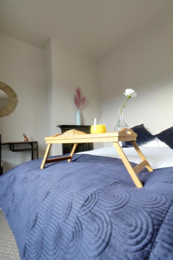 Spacious 4 Double Bedroom House In With Parking Huddersfield