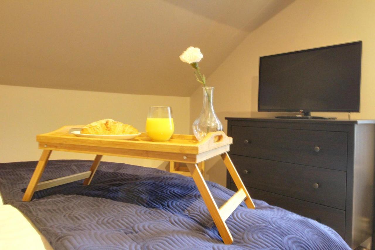 Holiday home Spacious 4 Double Bedroom House In With Parking Huddersfield